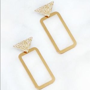 Gold geometric earrings
